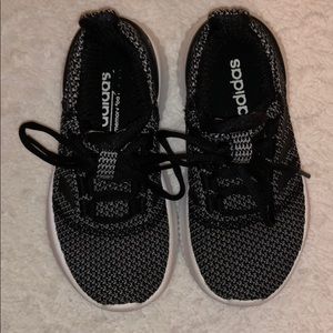 Boys ADIDAS cloudfoam tennis shoe